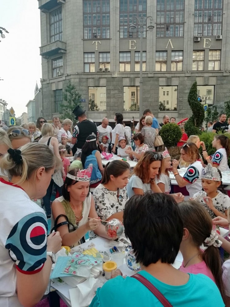 ЗОНА ОБЪЕДИНЕНИЯ МНОГОДЕТНЫХ СЕМЕЙ МОСКВЫ И ФОНДА ДЕТИ-ДЕТЯМ СТАЛА САМОЙ ИНТЕРАКТИВНОЙ ПЛОЩАДКОЙ В ДНИ ГОРОДА НА ТВЕРСКОЙ